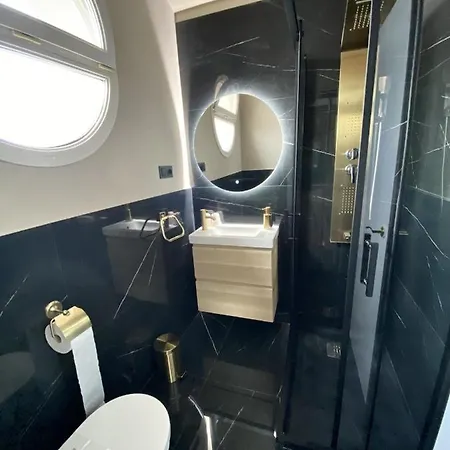 Pensión Atenea 3*