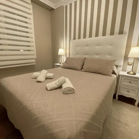 بيت ضيافة Atenea كاسترو أورديالس