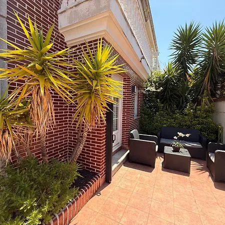 Atenea بيت ضيافة كاسترو أورديالس