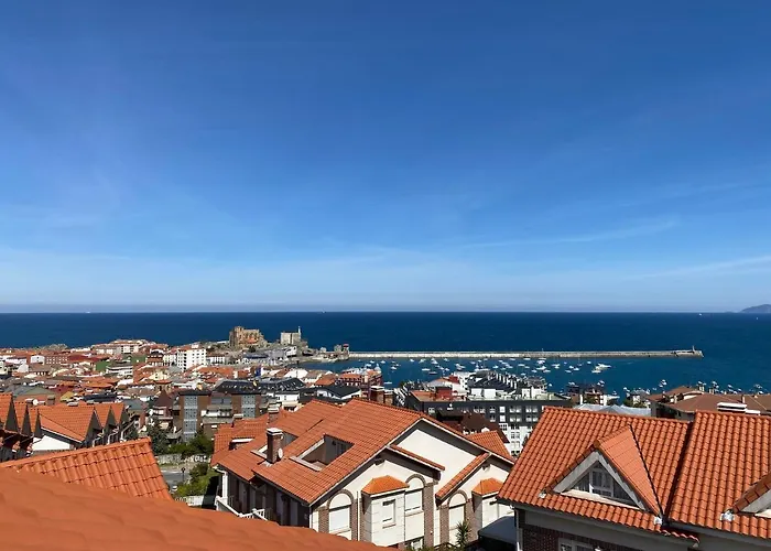 Atenea Castro-Urdiales